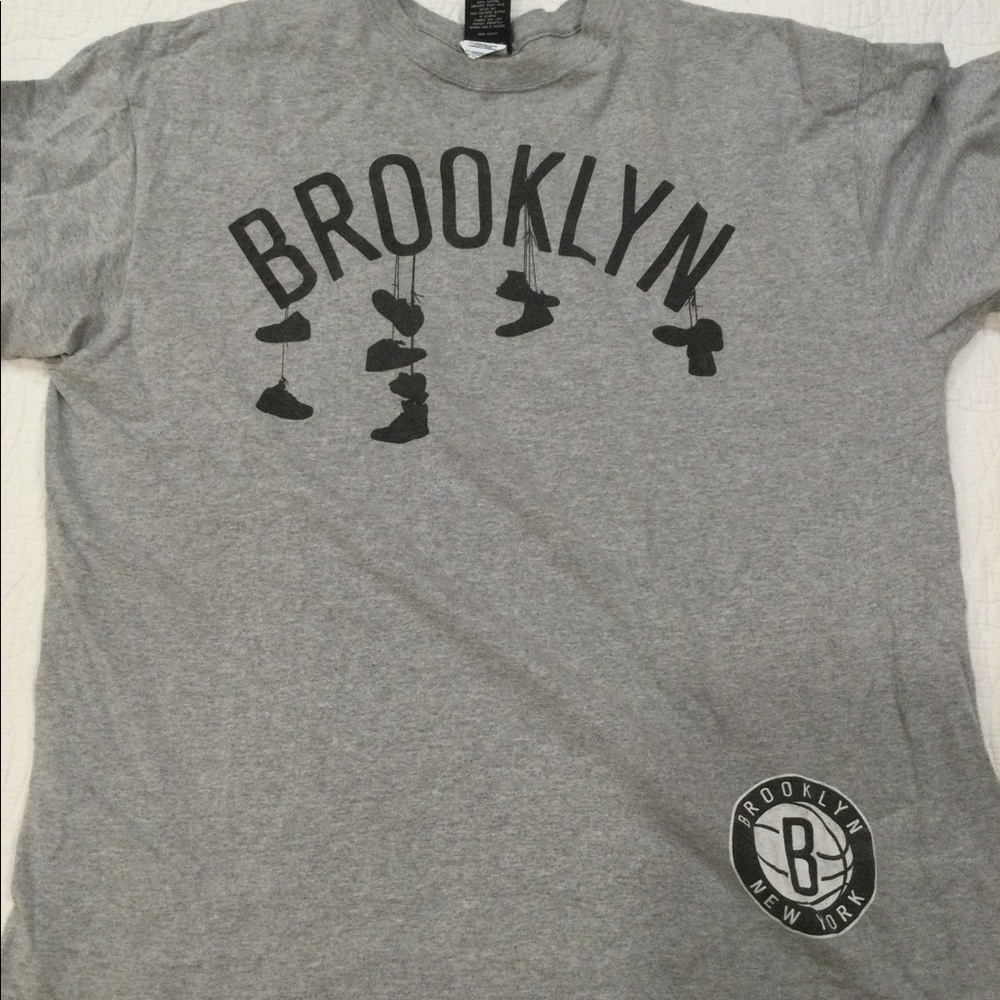 Brooklyn Nets T-shirt size XL